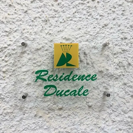 Ducale מלון דירות 3*