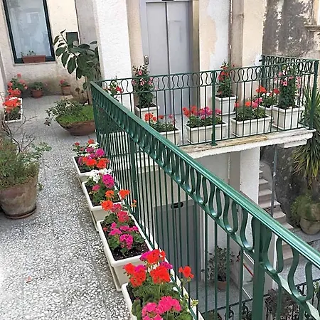 Ducale Aparthotel 3*